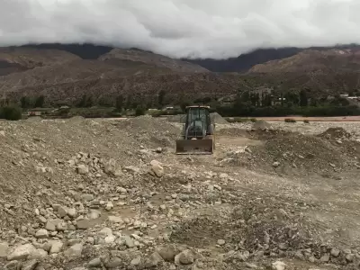 trabajos caminos maquinarias quebrada