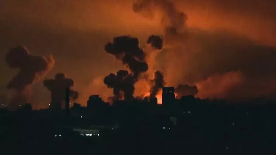Israel lanzó una ofensiva a gran escala contra el grupo terrorista Hamas en Gaza tras el fracaso de las negociaciones