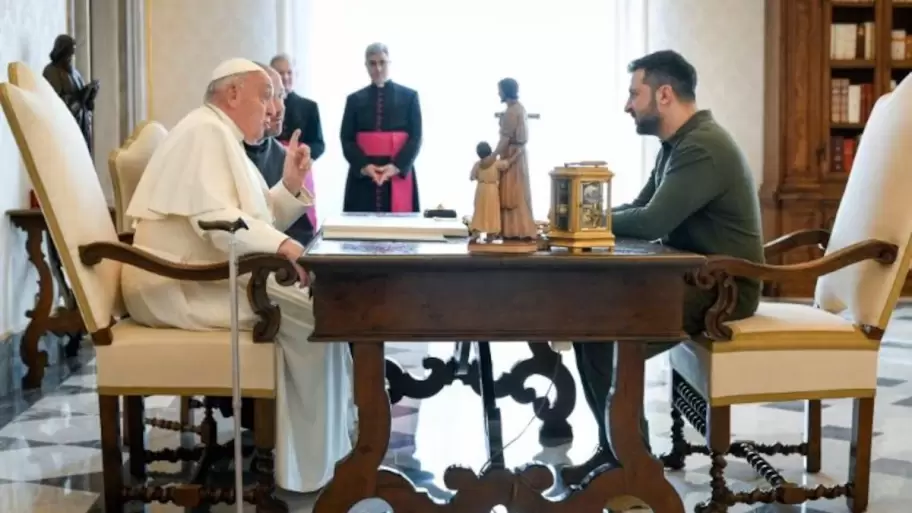 El encuentro entre el papa Francisco y Volodimir Zelensky en el Vaticano