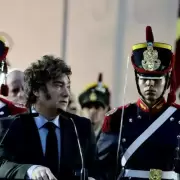 El furcio de Milei con el nombre de San Martín delante de los Granaderos: las redes no se lo perdonaron