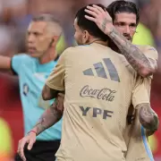 Tras la gran victoria en Montevideo, la Selección argentina jugó un partido solidario por Bahía Blanca