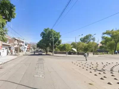 Avenida Hip�lito Yrigoyen, en el tramo comprendido entre las calles Santiago del Estero y Ayacucho