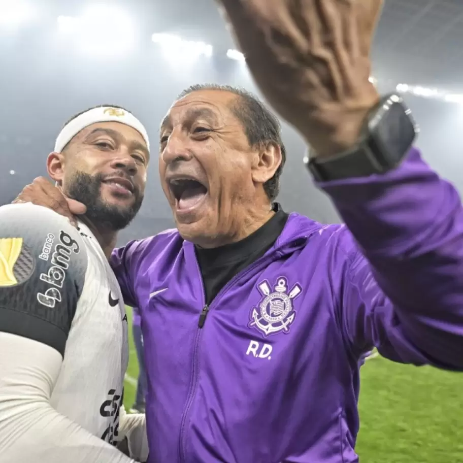 Ram�n D�az campe�n con Corinthians