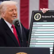 Donald Trump confirm� que aplicar� aranceles de hasta el 50% a las importaciones de acero y aluminio