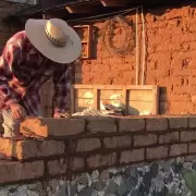 Un prototipo juje�o de vivienda sustentable en adobe fue premiado en Francia