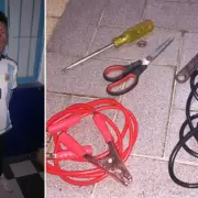 Intentaba robar la batería de un auto en pleno centro y fue detenido