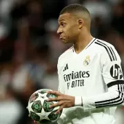 Real Madrid perdió 2-1 ante Arsenal y quedó eliminado en los cuartos de final de la Champions League
