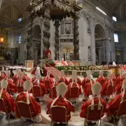 El c�nclave para elegir al nuevo Papa comenzar� el 7 de mayo