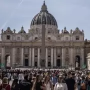 Comenzaron a llegar a Roma los 133 cardenales que elegir�n al sucesor del papa Francisco