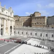El papa Francisco vuelve a San Pedro por �ltima vez: su f�retro ya est� en la bas�lica para que los fieles puedan despedirse antes de su funeral