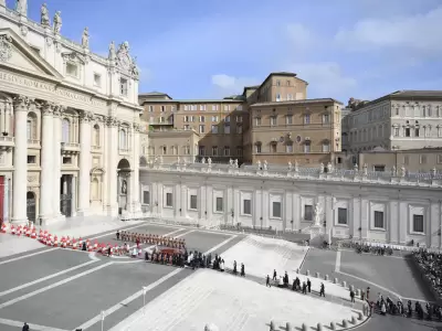 traslado del papa francisco de la capilla de santa marta a san pedro