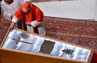 caj�n cerrado papa francisco 2