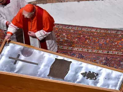 caj�n cerrado papa francisco 2