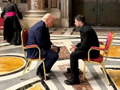 Donald Trump y Volodimir Zelensky se reunieron antes del funeral del papa Francisco (Ukrainian Presidential Press Service/Handout via REUTERS)