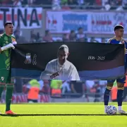 River y Boca homenajearon al Papa Francisco en la previa del Superclásico