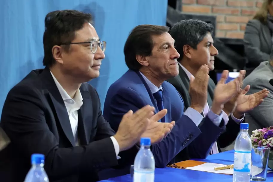Estudiantes universitarios juje�os viajan a China para fortalecer su formaci�n profesional