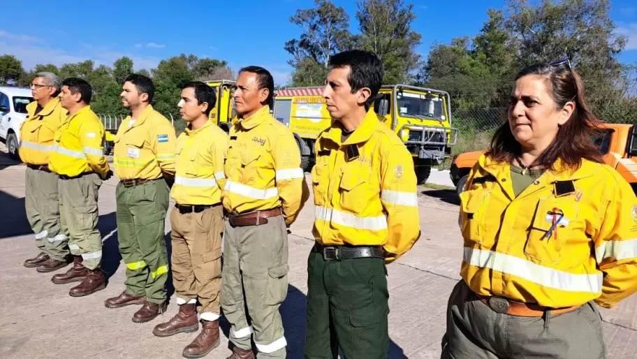 El Gobierno de Jujuy celebró y honró a los más de 90 combatientes de incendios forestales en su día