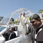 Por pedido de Francisco, el Vaticano donar� el papam�vil a los ni�os de Gaza
