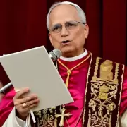 El nuevo papa León XIV habló en español en parte de su primer discurso