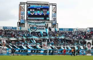 hinchada lobo gimnasia de Jujuy gye