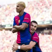 En un cl�sico fren�tico, Barcelona super� 4-3 al Real Madrid y acaricia el t�tulo de la liga de Espa�a