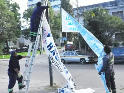 limpieza carteler�a pol�tica