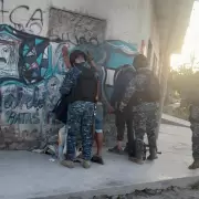 Operativo en barrio San Francisco de Álava: hubo dos detenidos, uno de ellos con un frondoso prontuario