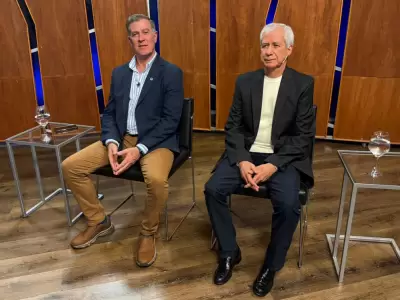 Pedro Pascuttini, de la C�mara del Tabaco, y Fernando Casares, de la Sociedad Rural Juje�a