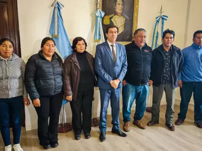 Dialogo con comisionados del Departamento de Valle Grande para evaluar obras