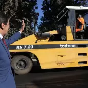 Sadir recorrió obra de pavimentación en Alto Comedero