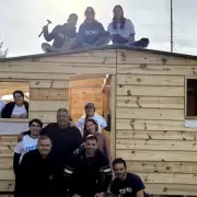 Chiqui Tapia mostr� c�mo ser�n las casas que donar� la AFA a Bah�a