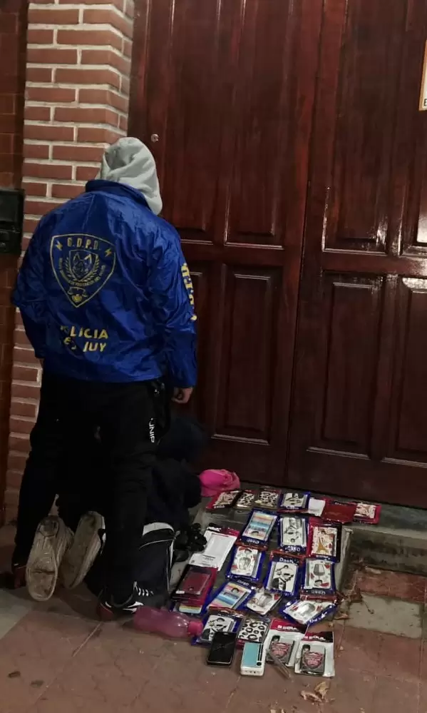 Aprehendieron a un hombre con objetos robados en barrio Gorriti