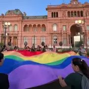 La Justicia declar� inconstitucional el DNU de Milei que prohib�a tratamientos de adecuaci�n de g�nero a menores de edad