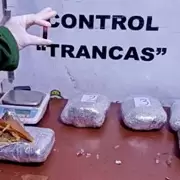 Detuvieron a dos personas que transportaban 200 cápsulas de cocaína en el cuerpo desde Jujuy