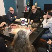 El Municipio construye la primera cancha reglamentaria de hockey y la Asociaci�n Juje�a suma su mirada al desarrollo del proyecto