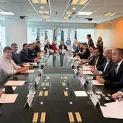 En un giro de �ltimo momento, diez gobernadores resolvieron no apoyar dos proyectos que preocupan al Gobierno