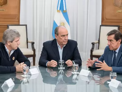 Carlos Sadir, Luis Caputo y Guillermo Francos