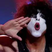 Una estrella de Disney está a punto de convertirse en Paul Stanley en la biopic de Kiss