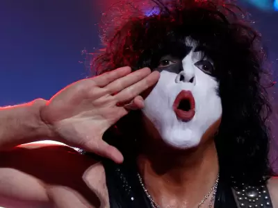 paul stanley, en pleno show de kiss en buenos aires