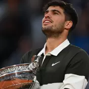 En una final inolvidable, Carlos Alcaraz le ganó a Jannik Sinner y es el campeón de Roland Garros 2025