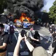 Caos en Los Ángeles: las redadas de Donald Trump desatan protestas masivas