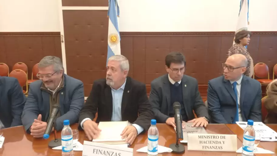Ministro de Hacienda en la Comisión de Finanzas