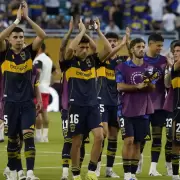 Boca no pudo sostener la ventaja inicial y empat� 2-2 con el Benfica en su debut en el Mundial de Clubes
