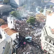 Cristina Kirchner le habló a la militancia en Plaza de Mayo: "Vamos a volver con más fuerza y unidad"