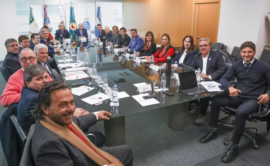 gobernadores y el jefe de gobierno porteño se reunieron en el consejo federal de inversiones