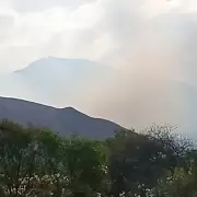 Se reactivaron los incendios forestales en Chilcayoc y el fuego avanza hacia otra montaña