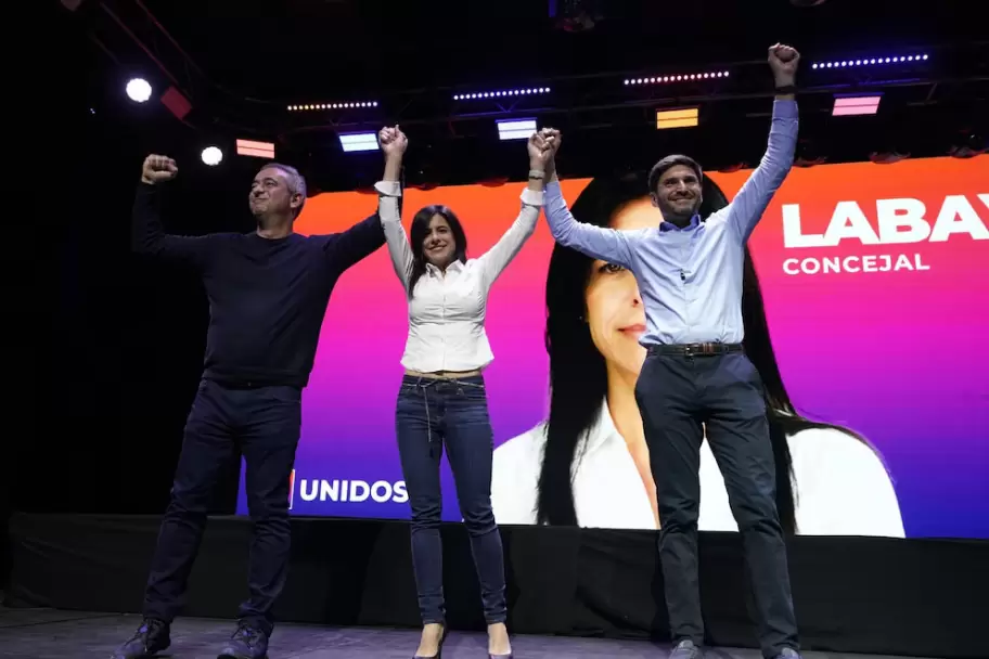Carolina Labayru cont� con el apoyo del intendente Pablo Javkin y el gobernador Maximiliano Pullaro en el cierre de la campa�a de Rosario