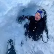 El dramático rescate de una pareja que quedó atrapada bajo la nieve tras una avalancha en Ushuaia