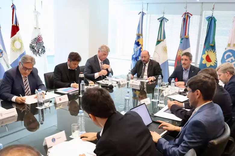 gobernadores reunidos en el CFI
