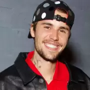 Justin Bieber anunció el estreno de "SWAG", su nuevo disco